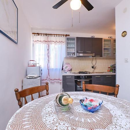 Apartman Ana Мали-Лошинь Экстерьер фото