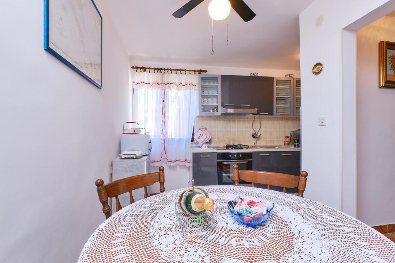 Apartman Ana Мали-Лошинь Экстерьер фото